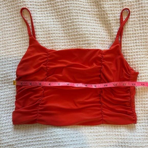 Pretty little thing red ruched tank top women’s size 8 going out crop top - Picture 4 of 8
